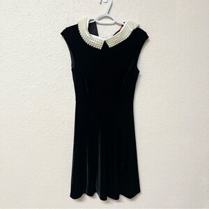 Betsey Johnson Sheath Dress Womens Short Sleeve Black Velvet Pearl Collar Size 2